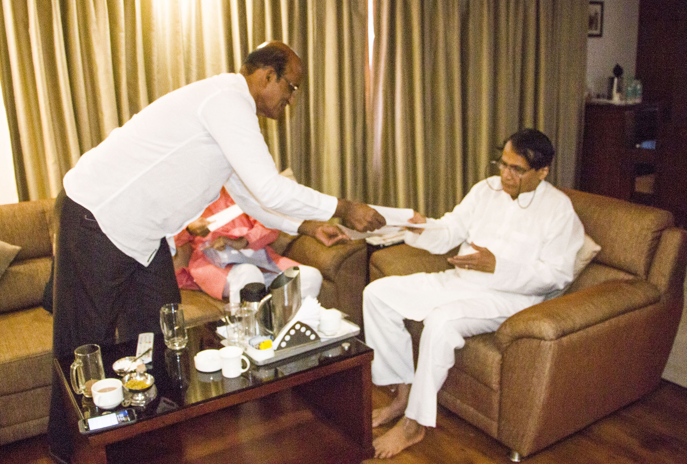 ಸಮುದ್ರ ಅಲೆಯಲ್ಲಿ ವಿದ್ಯುತ್ ಉತ್ಪಾದನೆ: ಸಚಿವ ಸುರೇಶ್ ಪ್ರಭು ಜೊತೆ ಸಮಾಲೋಚನೆ